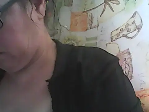 Snapshot of deluxpussy chatting on September 12, 7:19 am deluxpussy online show from September 12, 7:19 am