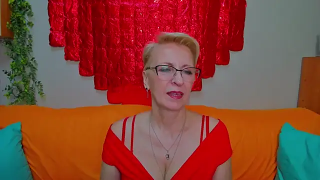 iamyourdream89 online show from March 3, 2:56 pm