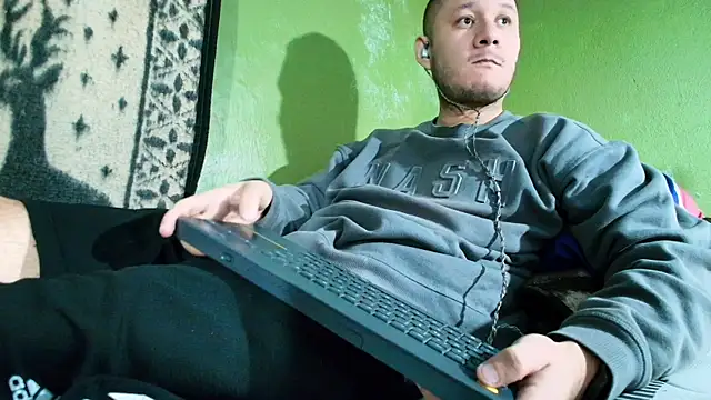 sweet cock28 online show from December 24, 3:05 pm