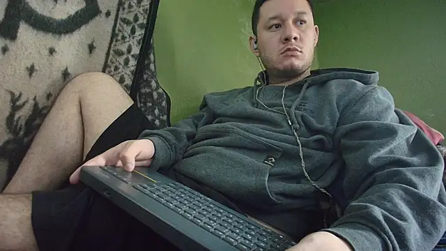 Snapshot of sweet_cock28 chatting on September 29, 3:28 pm sweet cock28 online show from September 29, 3:28 pm