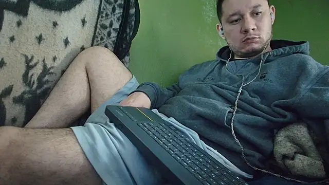 Snapshot of sweet_cock28 chatting on September 30, 3:28 pm sweet cock28 online show from September 30, 3:28 pm