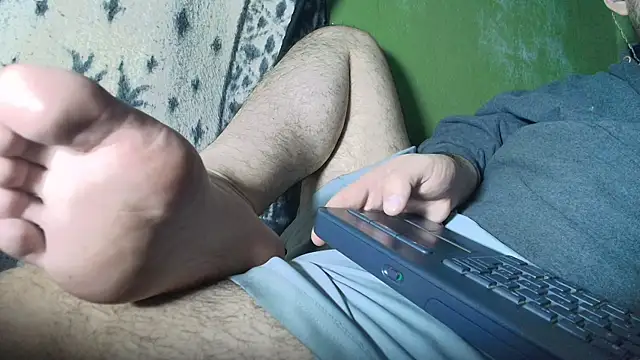 Snapshot of sweet_cock28 chatting on October 12, 4:00 am sweet cock28 online show from October 12, 4:00 am