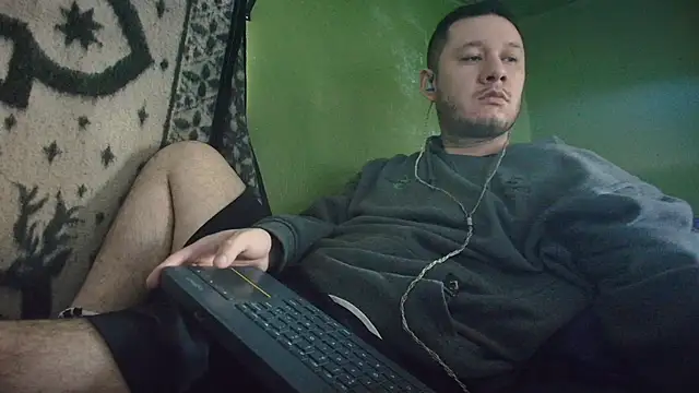 Snapshot of sweet_cock28 chatting on October 19, 2:18 pm sweet cock28 online show from October 19, 2:18 pm