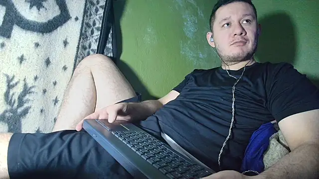 Snapshot of sweet_cock28 chatting on October 22, 4:02 am sweet cock28 online show from October 22, 4:02 am