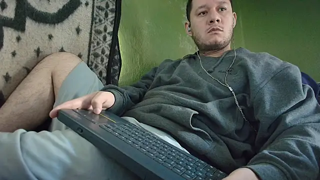 Snapshot of sweet_cock28 chatting on October 31, 3:46 pm sweet cock28 online show from October 31, 3:46 pm