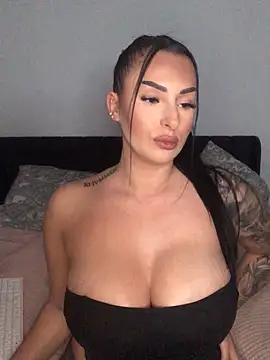 Mia-Bremer online show from November 8, 9:53 am