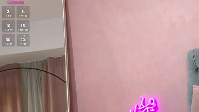 Snapshot of EdithOliviere chatting on December 29, 10:47 pm EdithOliviere online show from December 29, 10:47 pm