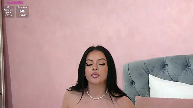 Snapshot of EdithOliviere chatting on January 9, 9:58 pm EdithOliviere online show from January 9, 9:58 pm