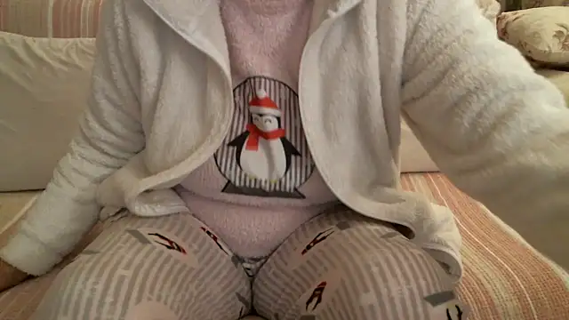 mysteriouscouple001 online show from December 30, 3:14 am