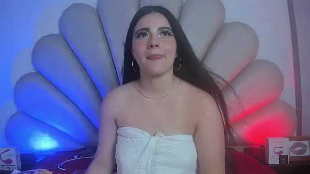 Snapshot of Natasha__Blue chatting on February 8, 2:04 am Natasha Blue online show from February 8, 2:04 am