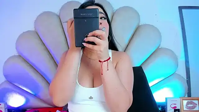 Snapshot of Natasha__Blue chatting on February 8, 8:10 pm Natasha Blue online show from February 8, 8:10 pm