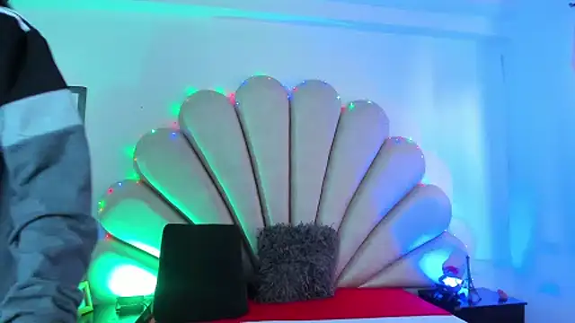 Snapshot of Natasha__Blue chatting on February 18, 7:41 pm Natasha Blue online show from February 18, 7:41 pm