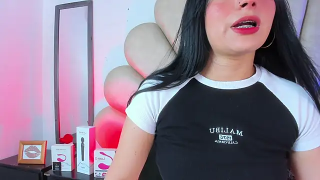 Snapshot of Natasha__Blue chatting on March 10, 8:34 pm Natasha Blue online show from March 10, 8:34 pm