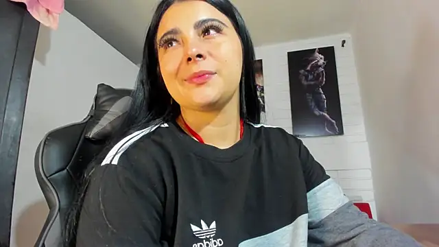 Snapshot of Natasha__Blue chatting on November 25, 11:43 am Natasha Blue online show from November 25, 11:43 am