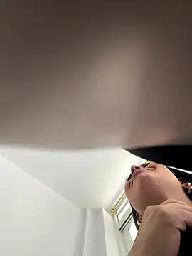 Natasha  Blue online show from December 17, 6:58 pm