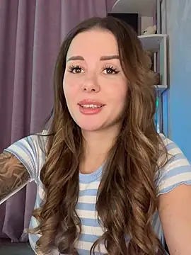 Snapshot of Alina_Vibe_Me chatting on July 26, 11:44 pm Alina Vibe Me online show from July 26, 11:44 pm