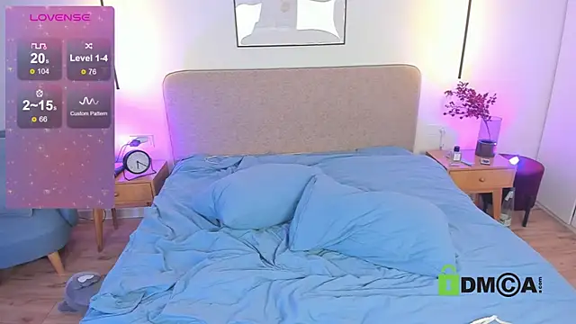 Wallflowerr online show from December 9, 4:58 pm