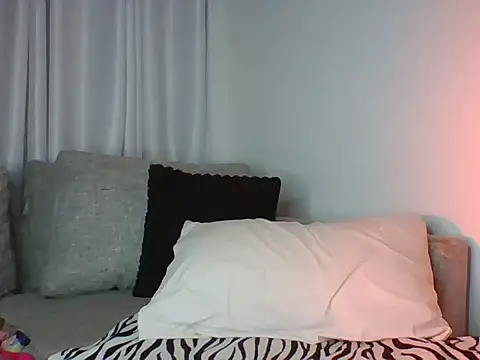 Snapshot of tashwaa chatting on July 25, 8:34 am tashwaa online show from July 25, 8:34 am