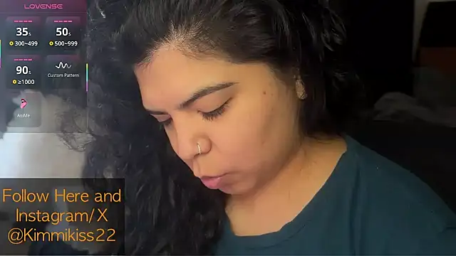 kimmiakiss22 online show from October 31, 9:05 pm