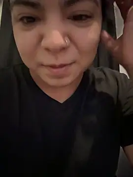 kimmiakiss22 online show from December 3, 7:45 pm