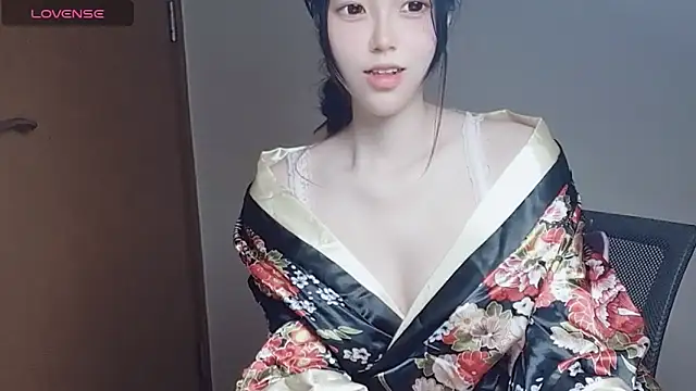 VaerySaenz online show from November 24, 3:39 am