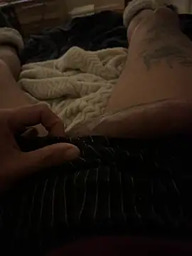 Snapshot of Nando chatting on February 5, 10:36 pm Nando online show from February 5, 10:36 pm