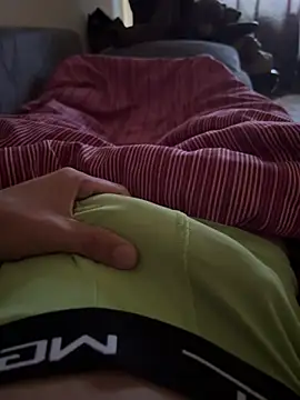 Snapshot of Nando chatting on February 15, 11:41 am Nando online show from February 15, 11:41 am