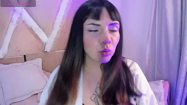 Snapshot of xhinata_hyugax chatting on December 21, 9:55 pm xhinata hyugax online show from December 21, 9:55 pm