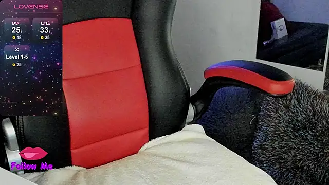 natasha logan  online show from October 26, 4:07 am