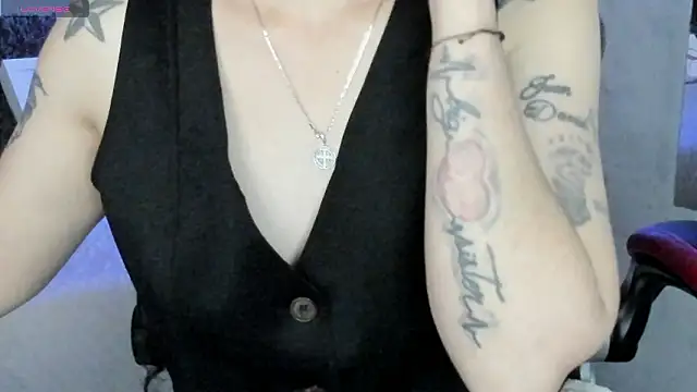 Snapshot of natasha_logan_ chatting on March 29, 4:01 am natasha logan online show from March 29, 4:01 am