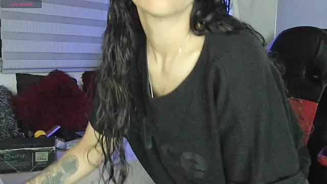 Snapshot of natasha_logan_ chatting on May 3, 4:07 am natasha logan online show from May 3, 4:07 am