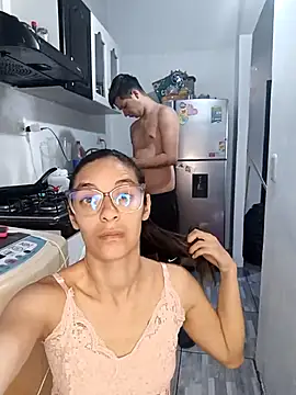 catire2323 online show from December 6, 6:17 pm