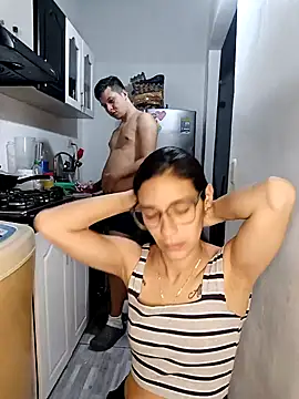 catire2323 online show from January 16, 1:27 am