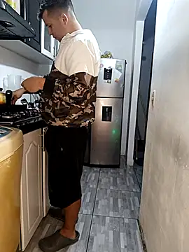 catire2323 online show from November 22, 3:16 am