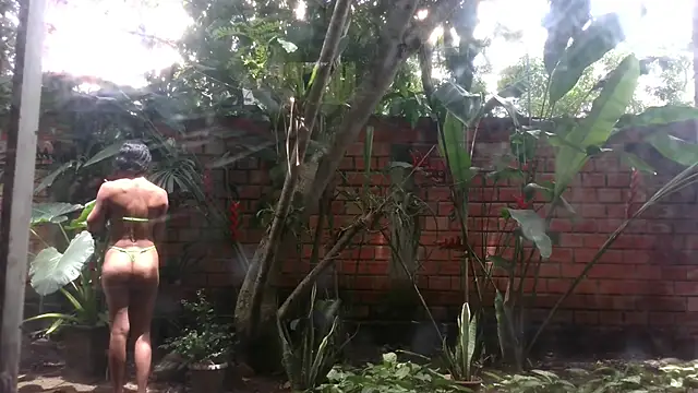 Snapshot of mini_kunis chatting on March 16, 6:12 pm mini kunis online show from March 16, 6:12 pm