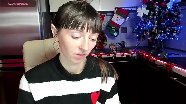 TayanaJons online show from December 3, 9:11 am