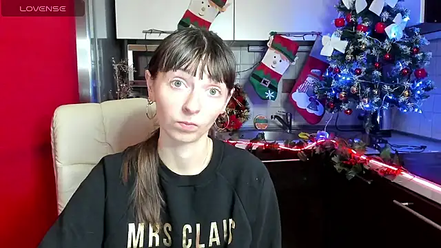 TayanaJons online show from December 5, 7:38 am