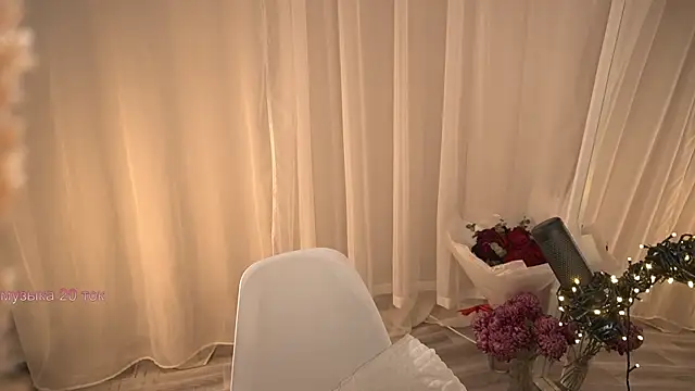 Snapshot of Poni_DII chatting on November 19, 6:46 am Poni DII online show from November 19, 6:46 am