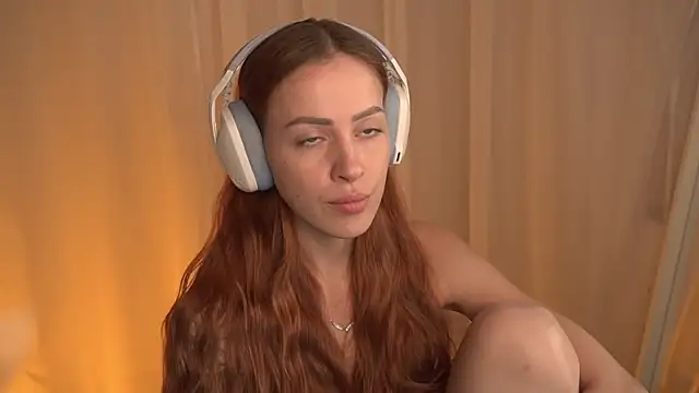 Snapshot of Poni_DII chatting on December 15, 10:30 am Poni DII online show from December 15, 10:30 am