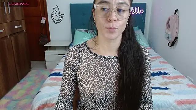 Snapshot of antonella_sweet33 chatting on May 30, 9:34 pm antonella sweet33 online show from May 30, 9:34 pm