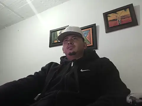 Snapshot of myke_andrade chatting on September 19, 4:36 am myke andrade online show from September 19, 4:36 am