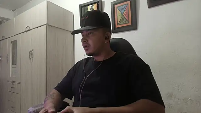 Snapshot of myke_andrade chatting on September 21, 4:14 am myke andrade online show from September 21, 4:14 am