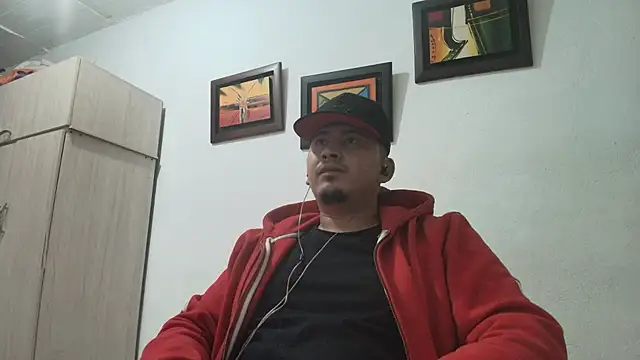 Snapshot of myke_andrade chatting on October 24, 1:46 am myke andrade online show from October 24, 1:46 am