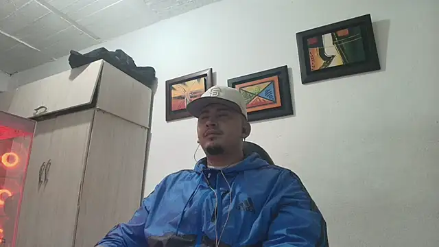Snapshot of myke_andrade chatting on November 5, 1:16 am myke andrade online show from November 5, 1:16 am
