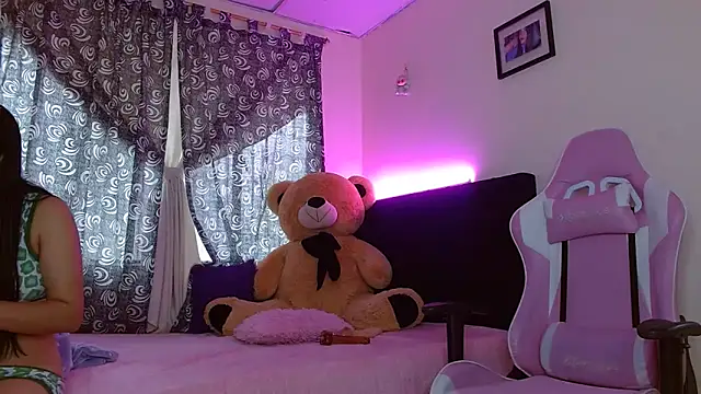 Dakota bumm online show from September 18, 8:44 pm