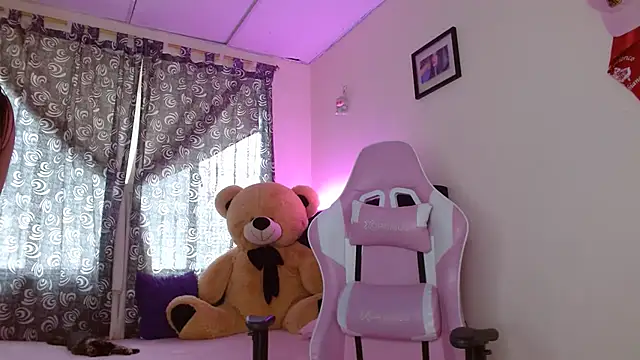 Dakota bumm online show from September 23, 7:06 pm