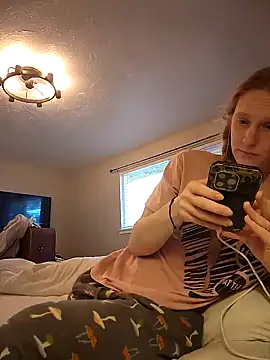 GoldenFlameGoddess online show from February 12, 12:05 am