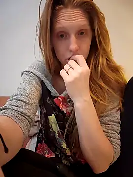 GoldenFlameGoddess online show from February 16, 10:43 pm