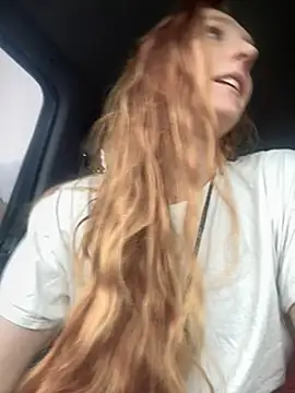 GoldenFlameGoddess online show from March 18, 6:04 pm