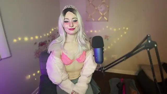 Snapshot of Starr1123 chatting on December 3, 4:53 am Starr1123 online show from December 3, 4:53 am